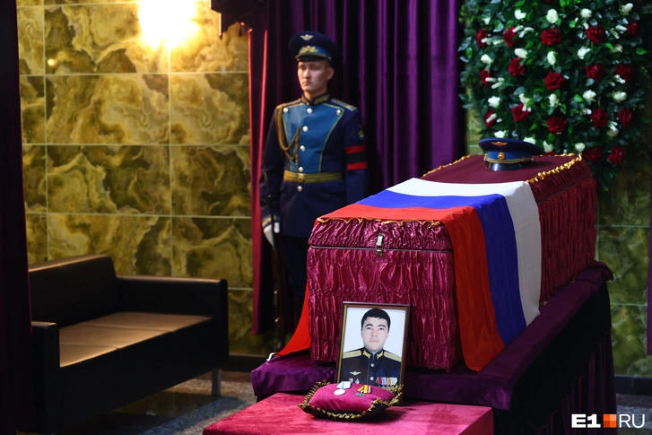Хушбахта похоронят в закрытом гробуФото: Владислав Лоншаков / E1.RU