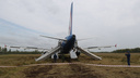 Самолет может простоять месяц до эвакуации: что известно к этому часу о ЧП в новосибирском поле