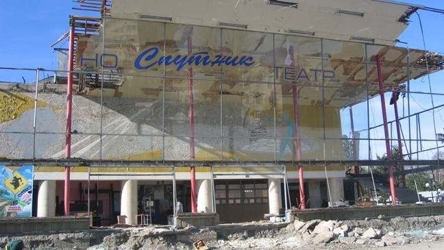 Застройщик, зарегистрированный на Кипре, не смог добиться строительства многоуровневой стоянки на месте кинотеатра «Спутник» в Сочи