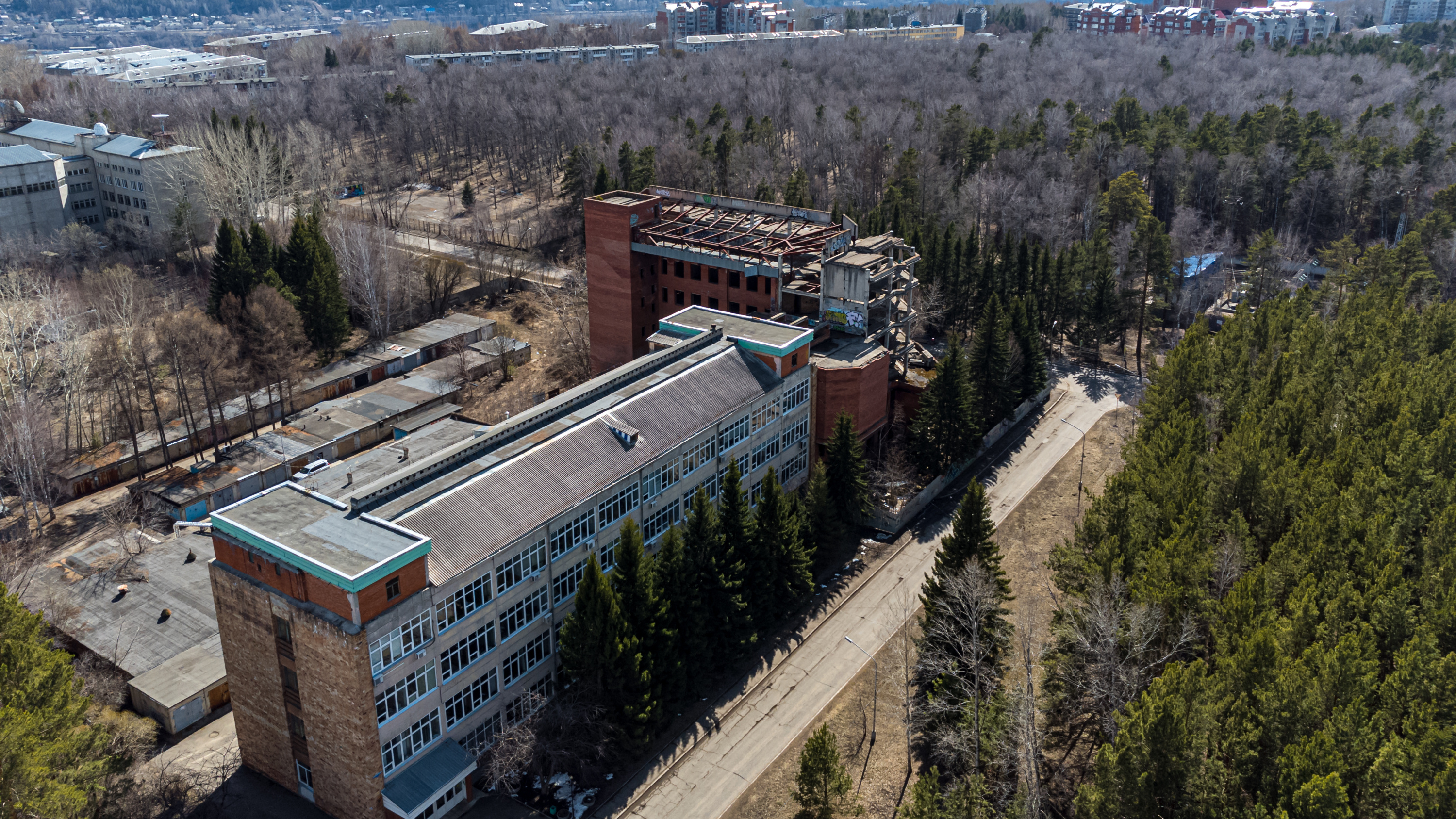 Застройщики Николаевки купили легендарный недострой Института биофизики в Академгородке. Цену подняли в пять раз