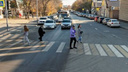 В Ростове дорожники нанесли «зебру» поверх ямы
