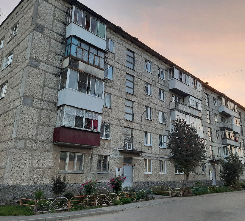 Под Екатеринбургом в квартире нашли тело 16-летнего школьника