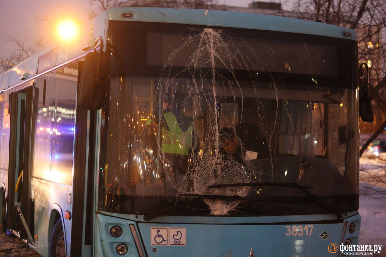 Главк: авария, в которой автобус наехал на пешеходов у «Приморской», могла произойти из-за состояния здоровья водителя