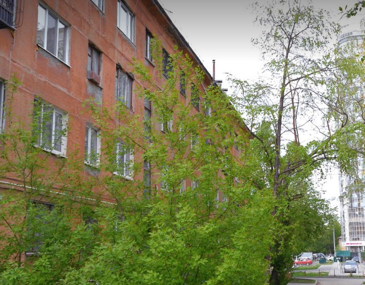 В Екатеринбурге ремонтники нашли на крыше дома человеческий скелет