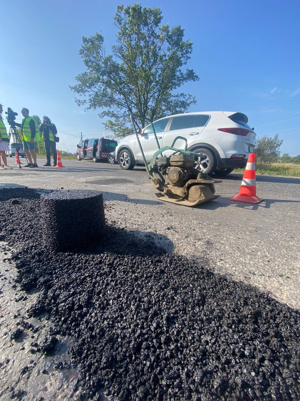 В Ленобласти тестируют новый асфальт, он твердеет от воды - 12 сентября  2023 - ФОНТАНКА.ру