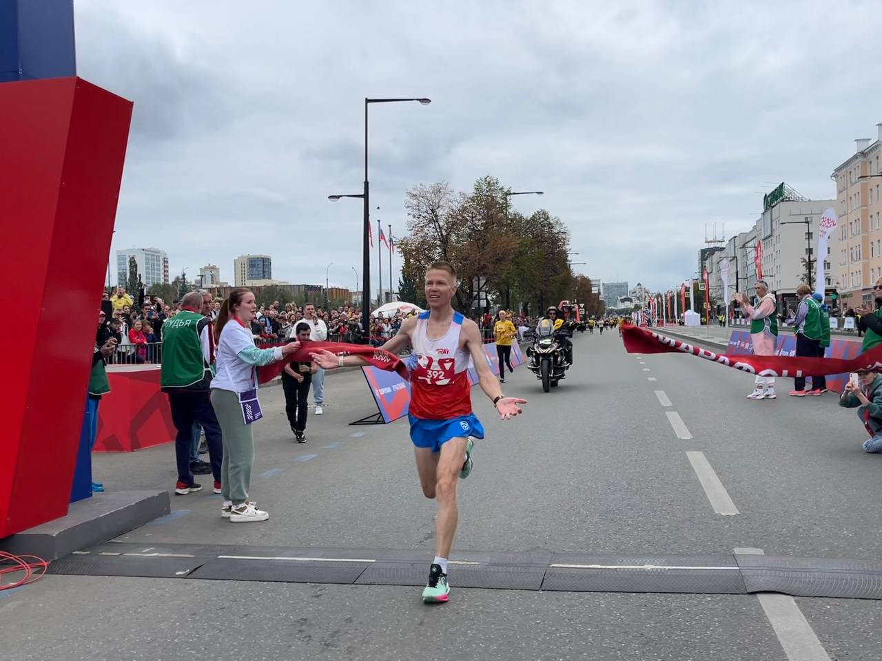 Алексей на финише марафона в Перми