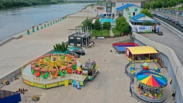 В Уфе продают часть парка развлечений на набережной, который нахваливал мэр Ратмир Мавлиев
