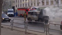 В центре Челябинска УАЗ загорелся на ходу. Видео