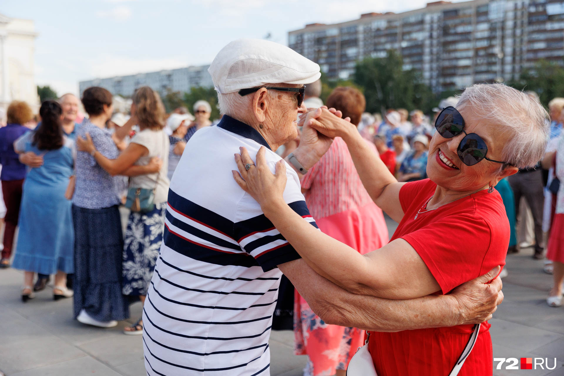 Танцор стула до и после 60