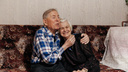 «Понял, что она одинока». История любви пенсионеров из глубинки — их нежное фото опубликовали в VOGUE