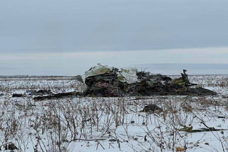 Падение самолета Ил-76 с украинскими военнопленными в Белгородской области. Что известно на данный момент?