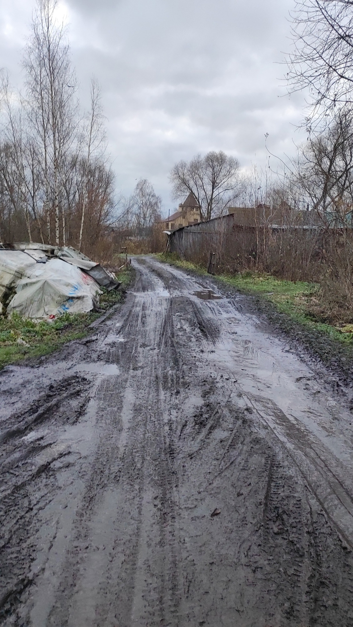 Сил нет это терпеть»: жители Ярославля загородили дорогу от машин,  объезжающих пробку | 13.11.2023 | Ярославль - БезФормата