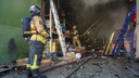 «Нас чудом не зацепило»: пожар уничтожил склад строительного гипермаркета в Волгограде