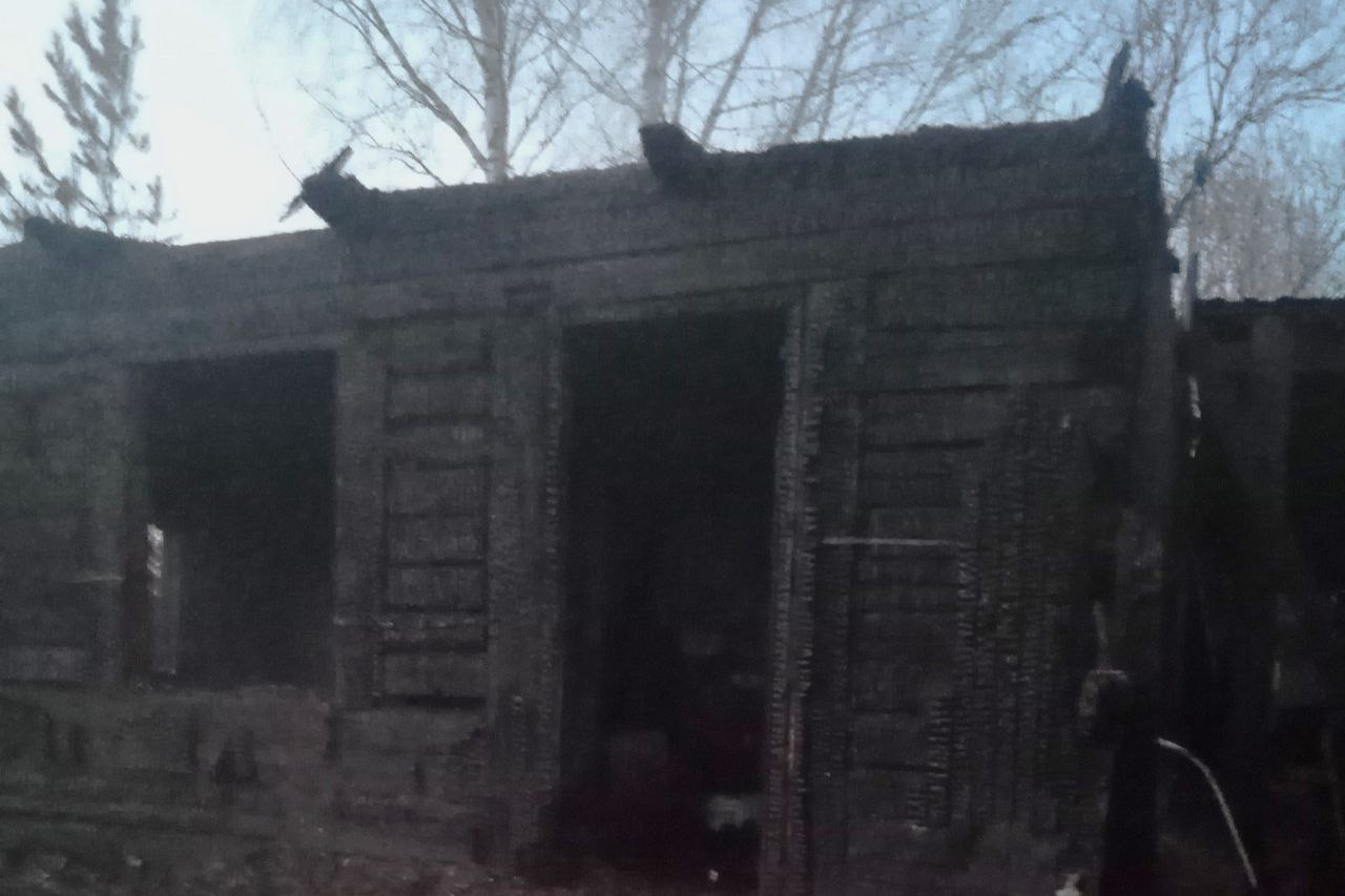 В Красноярском крае 83-летняя женщина задохнулась угарным газом при пожаре в частном доме