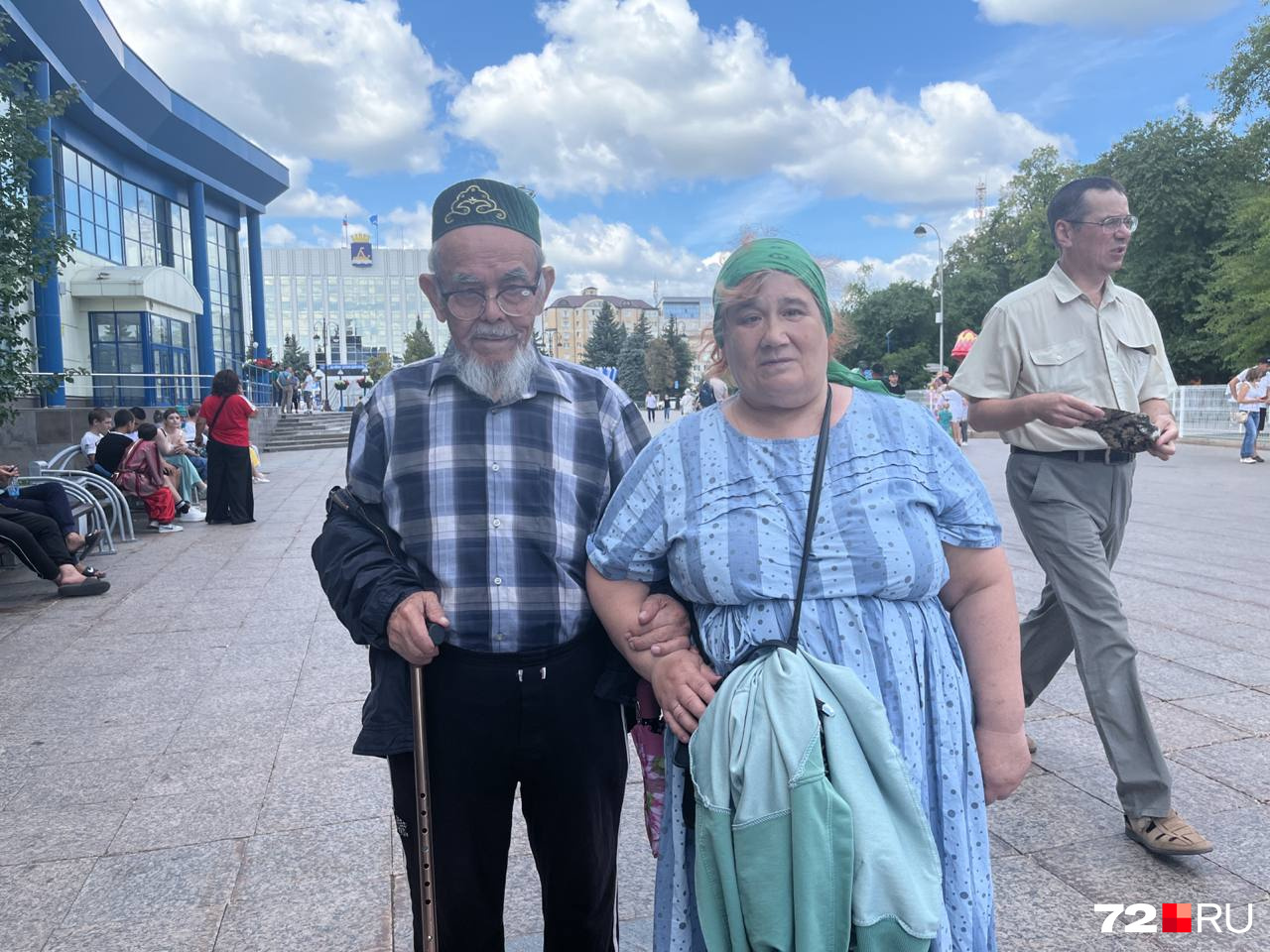 Мужчина приехал из Душанбе, а Надежда — из Червишево Мужчина приехал из Душанбе, а Надежда — из Червишево
