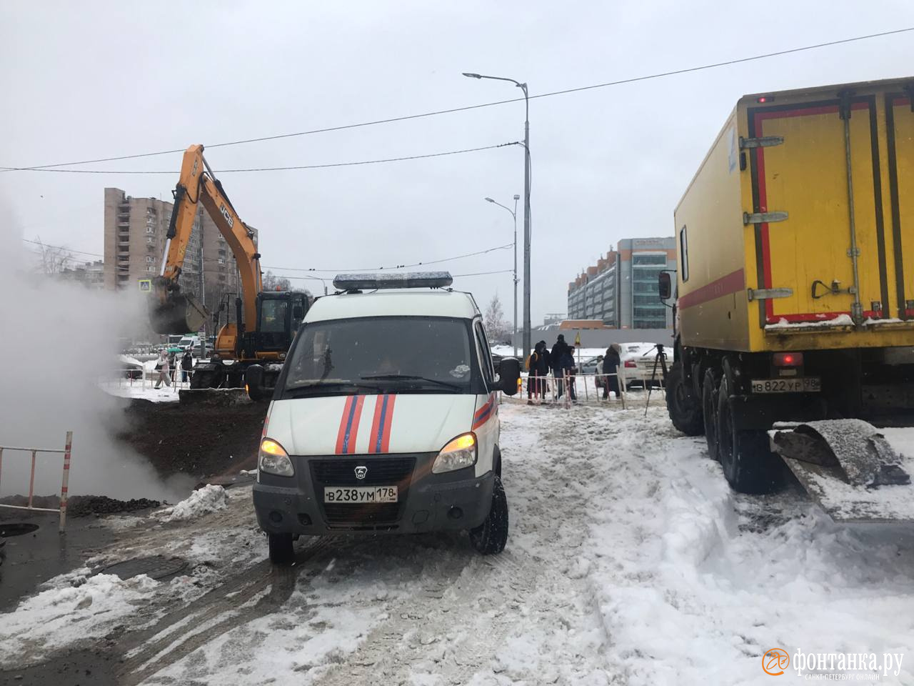 Третьи сутки без тепла. Петербуржцев возмутил затянувшийся ремонт на проспекте Большевиков