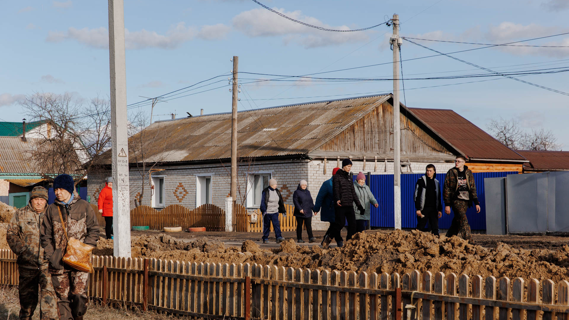 В Тюменской области эвакуируют жителей четырех поселков