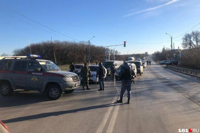 Пост силовиков в Новошахтинске в день инцидента