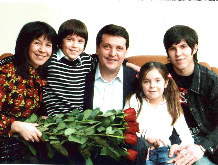 Ильсур Метшин за прошлый год заработал 6,6 млн рублей, его супруга — более 50 млн