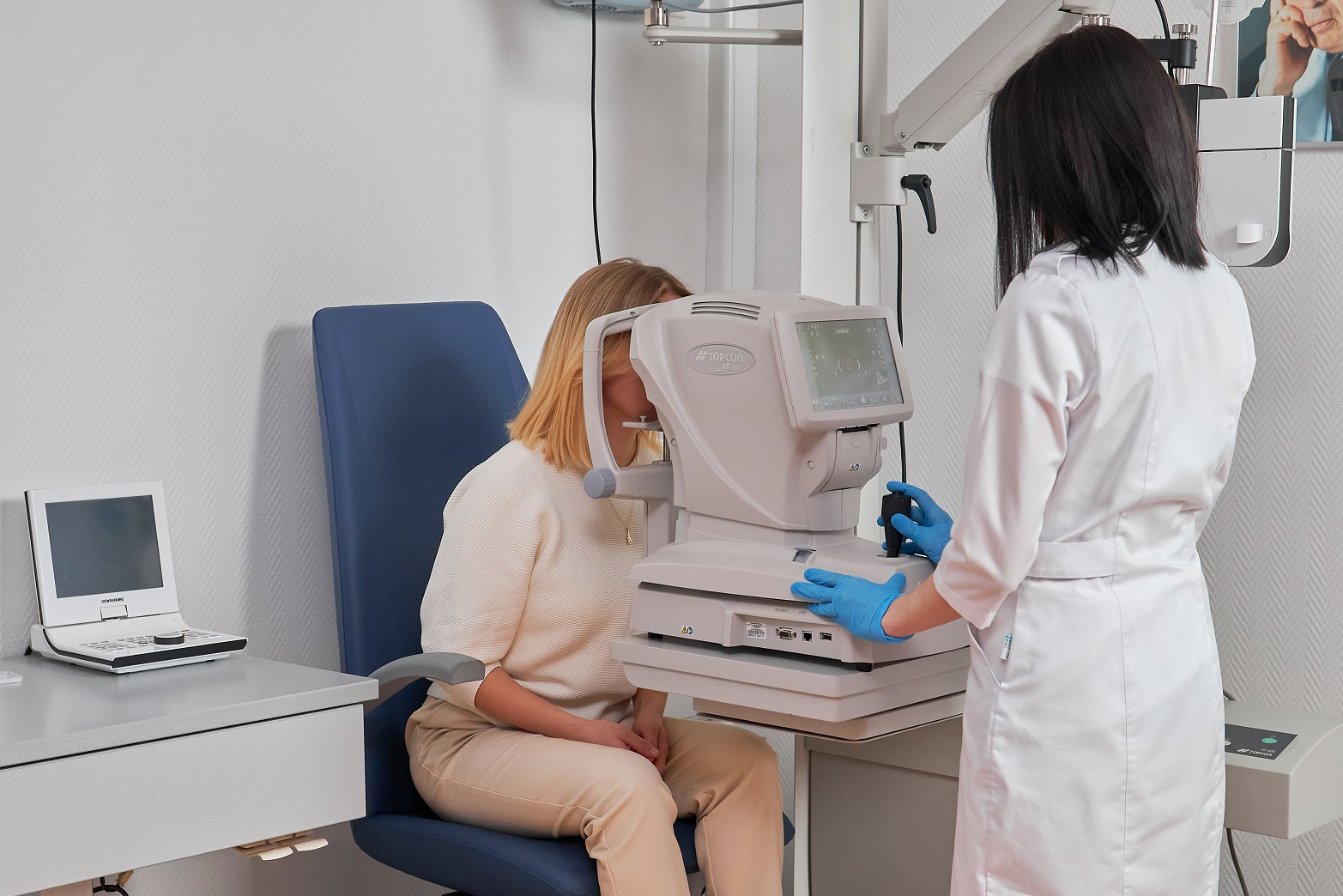 Современные стандарты офтальмологии — это бесконтактная ультразвуковая аппаратура, обеспечивающая максимальную точность исследования и комфорт для пациента