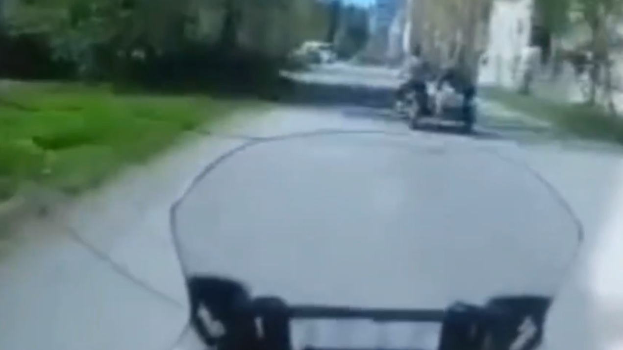 На Урале силовики устроили погоню за пьяным водителем мотоцикла с коляской: видео