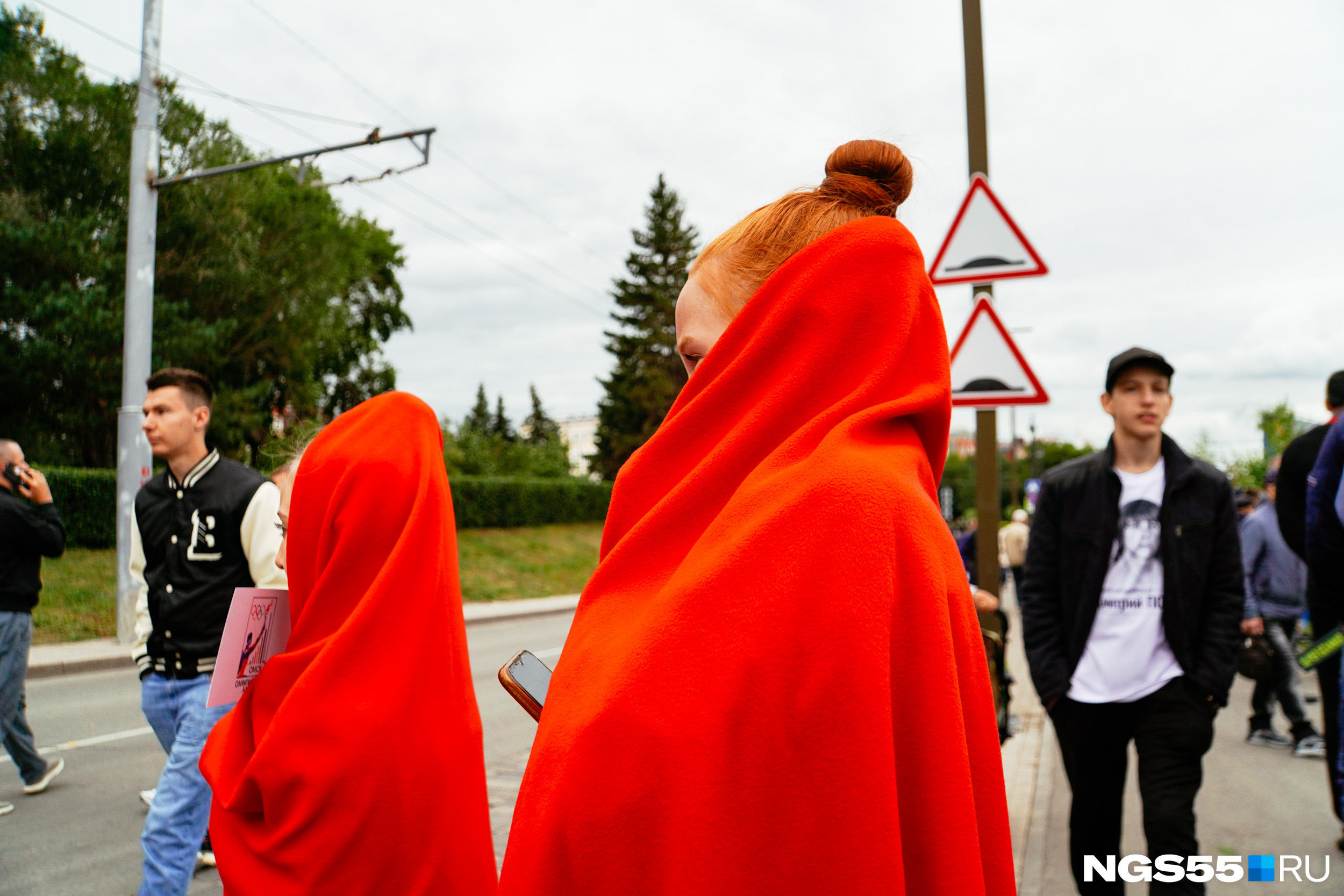 На улице было довольно холодно, но погода не испугала участников праздника На улице было довольно холодно, но погода не испугала участников праздника