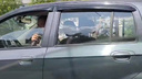 Водитель спел в караоке в пробке у ЛДС «Сибирь» — видео фристайла под «Сектор Газа»