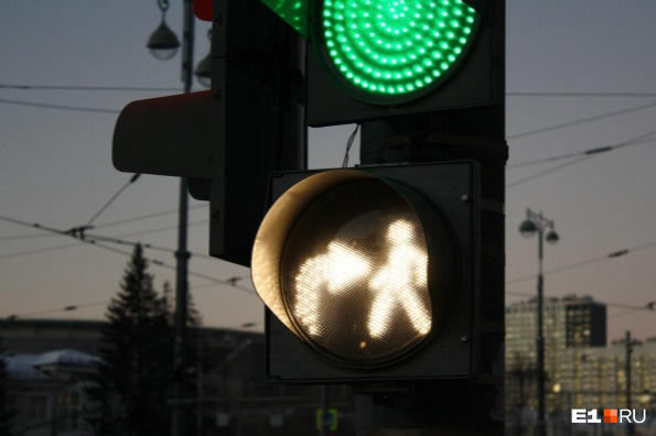 В Екатеринбурге добавят «глаза» к светофорам, чтобы победить пробки. Карта