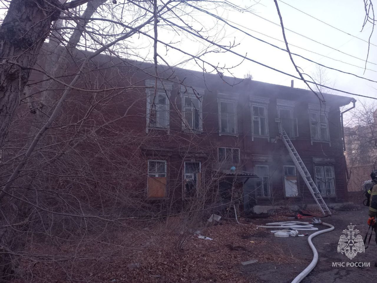 Здание бывшей учительской семинарии загорелось в Чите