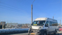 В Самарской области пассажирский автобус столкнулся с двумя легковушками