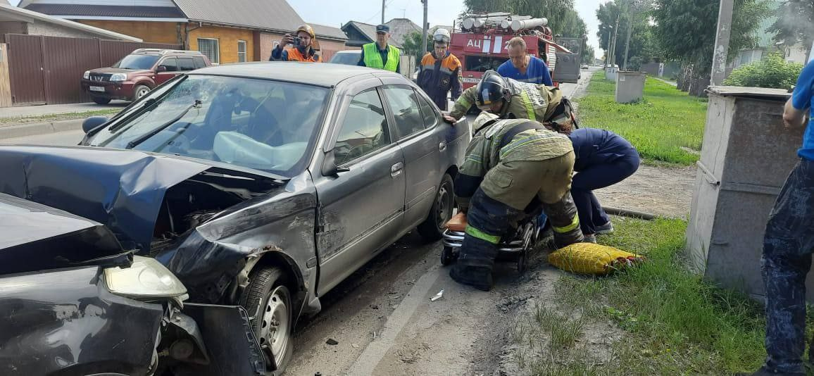 В Бердске произошла массовая авария с пострадавшими — Nissan вылетел на встречную полосу