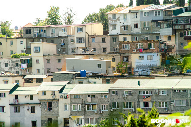 Отдых в подобных жилых гаражах в Сочи считается одним из самых дешевых вариантов Отдых в подобных жилых гаражах в Сочи считается одним из самых дешевых вариантов