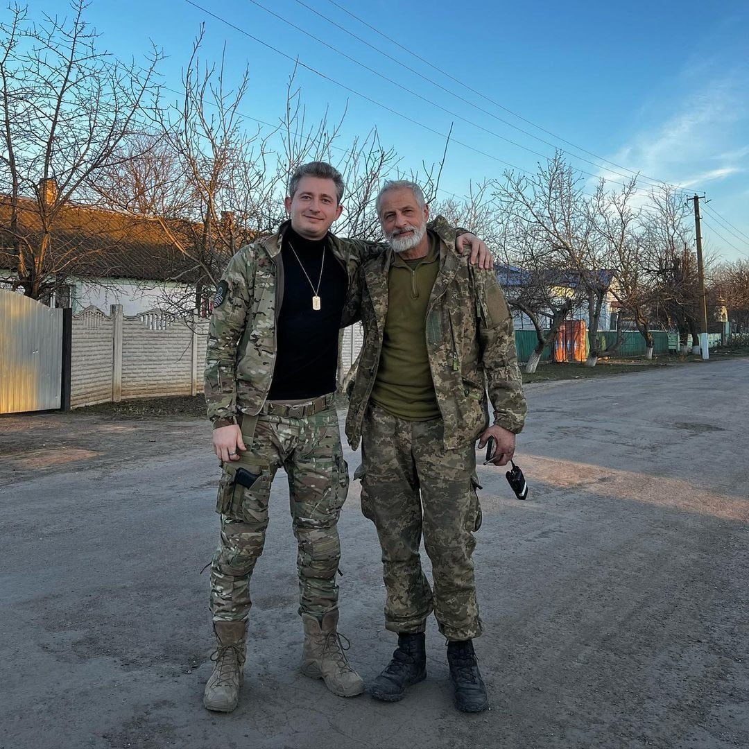 Коля Серга с папой в их день рождения
