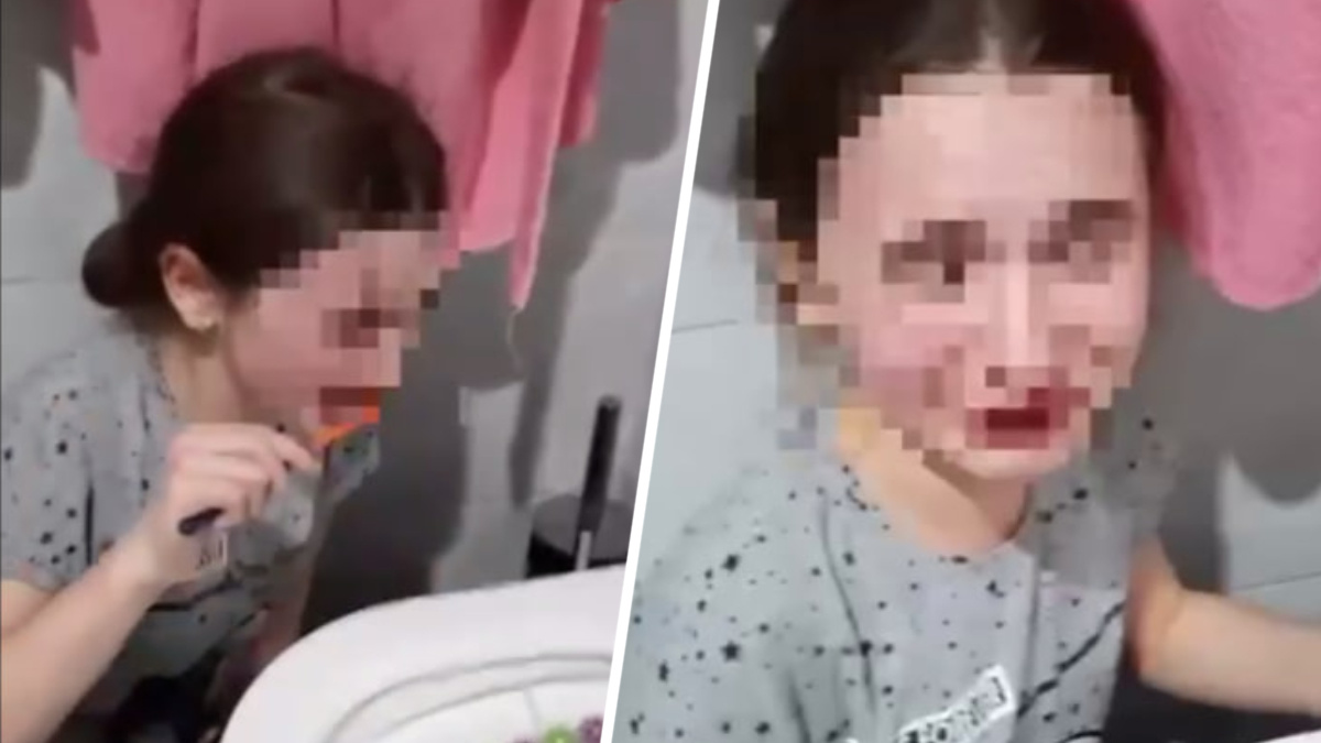Мать заставляла дочь принимать. Ребенок на унитазе. Видеозаписи мальчики. В Ростовской области мать заставила дочь.
