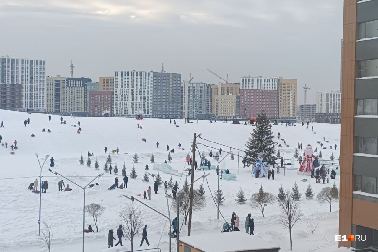 Сколько сейчас в екатеринбурге