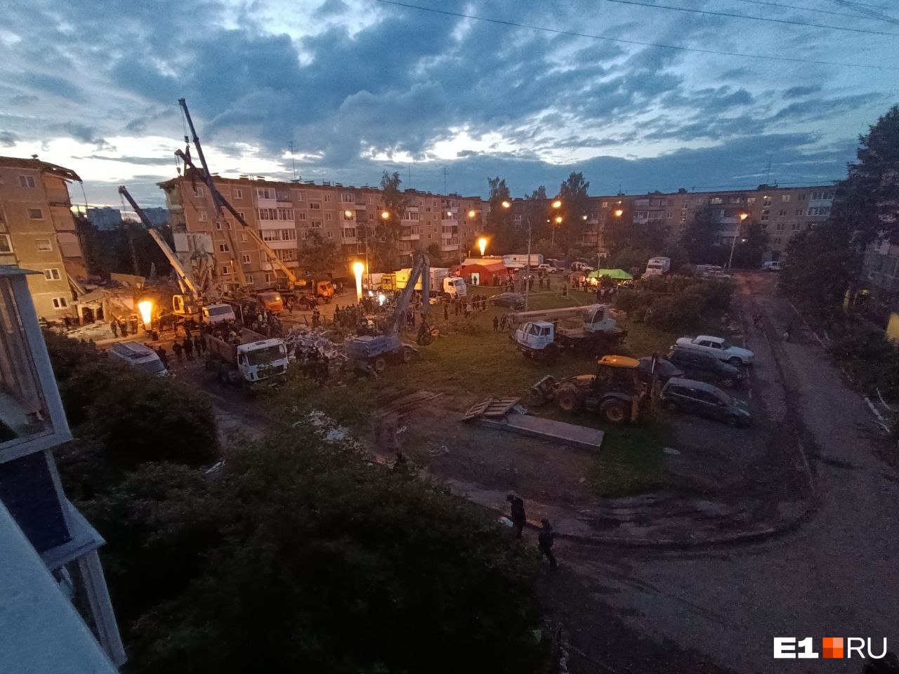 Из-под завалов дома в Нижнем Тагиле достали тело еще одной погибшей женщины