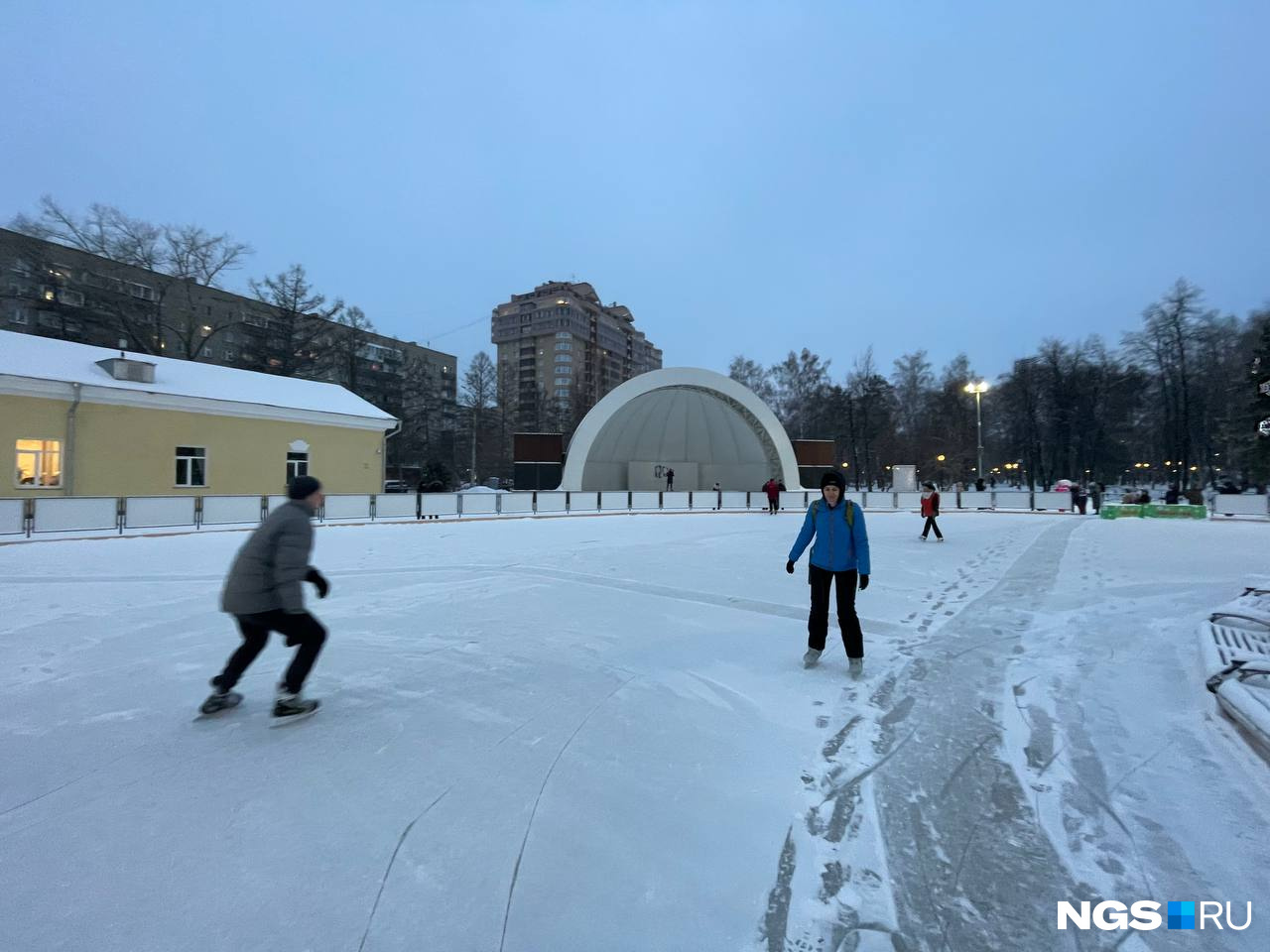 В Центральном парке Новосибирска открыли каток — как он будет работать ...