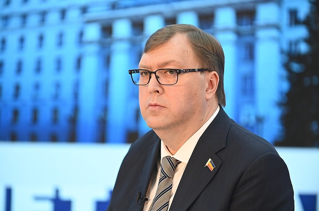 Александр Ищенко отметил, что фракция активно взаимодействует с правительством и в абсолютном большинстве находит понимание и поддержку со стороны губернатора