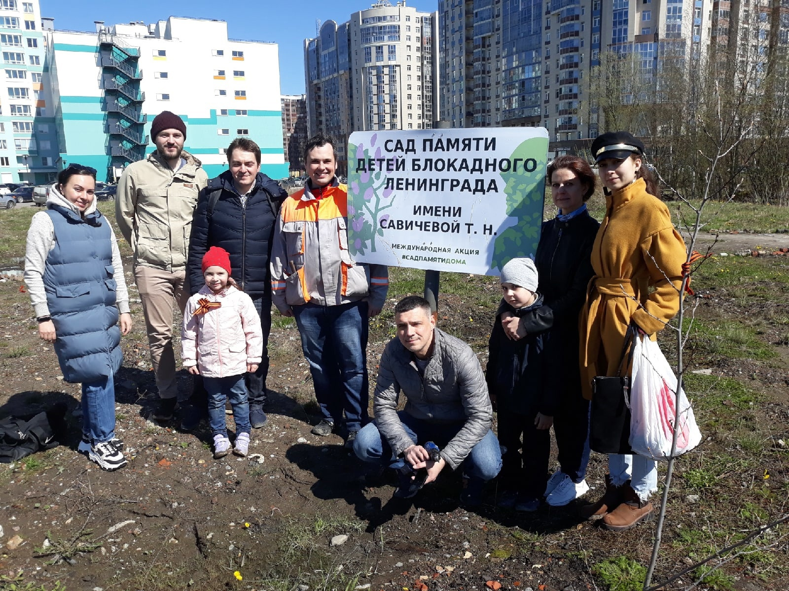 В Петербурге жители квартала Полюстрово борются за спасение высаженного ими  сада - 17 апреля 2023 - ФОНТАНКА.ру