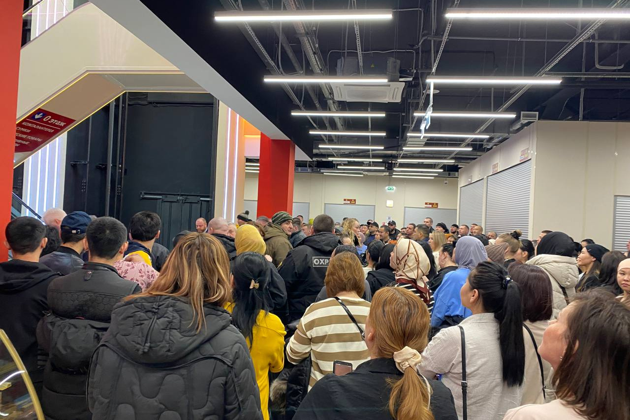 Как найти павильон. Павильоны для торговли. Павильон торговый уличный. Как найти павильон. Остановка фасад.