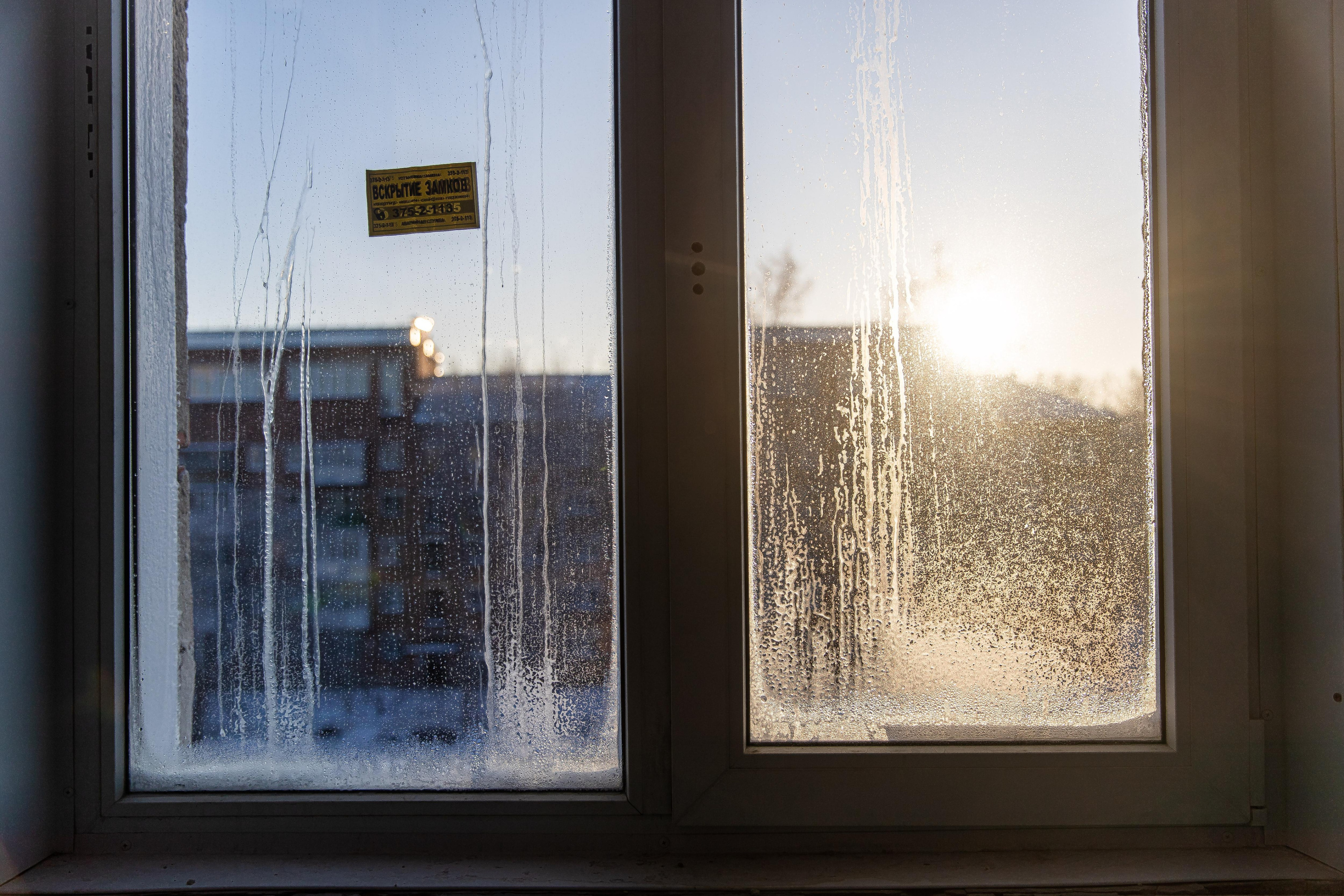 Памятка при сильных морозах. Гипертермия. Советы как согреться зимой. Температура и холодные конечности у ребенка. Как согреть ноги при температуре у ребенка.