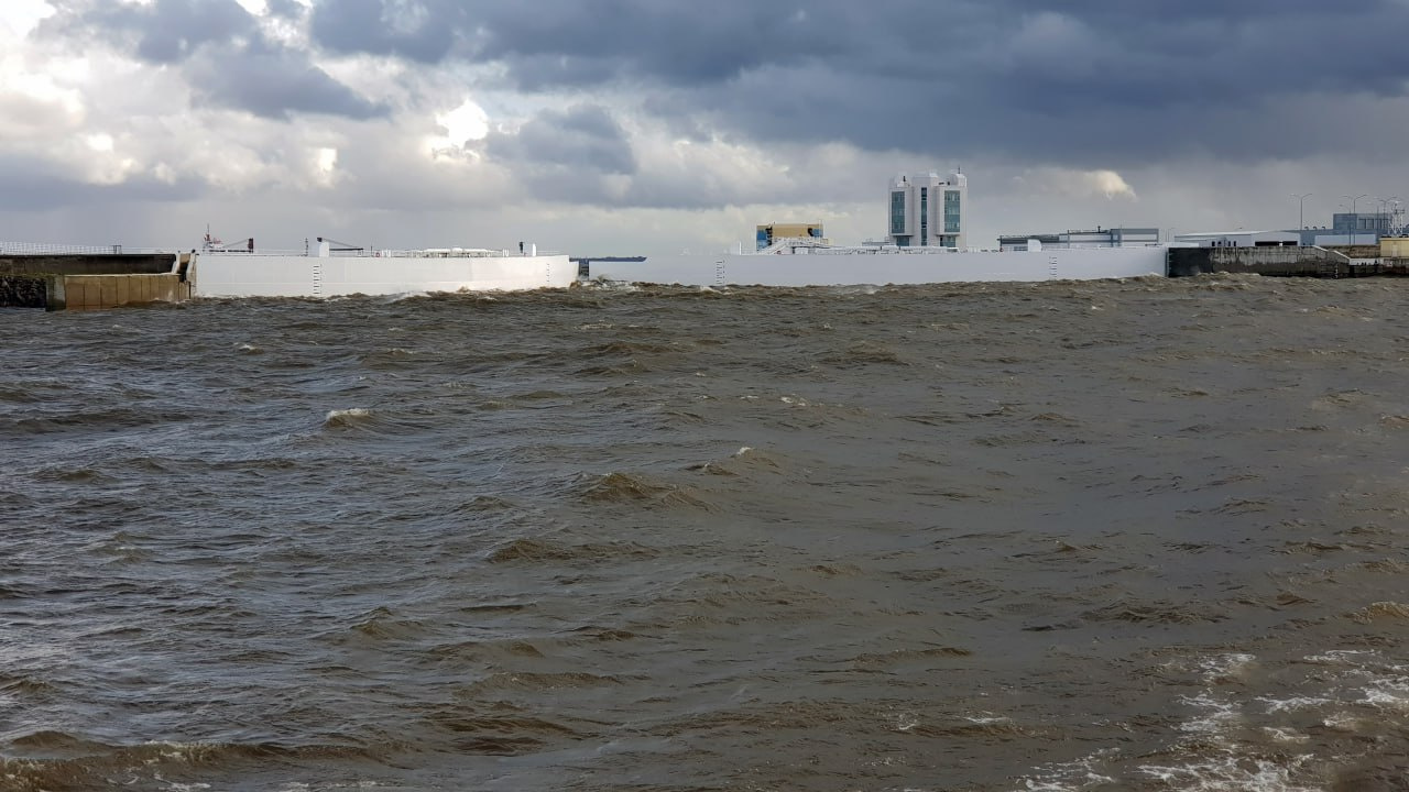 КЗС Петербурга предотвратил 14-е особо опасное наводнение