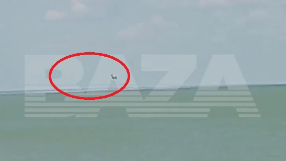 Момент падения военного самолета под Ейском попал на видео