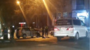 «Двое были зажаты внутри автомобиля»: в Новосибирске на перекрестке произошло ДТП — видео с места аварии