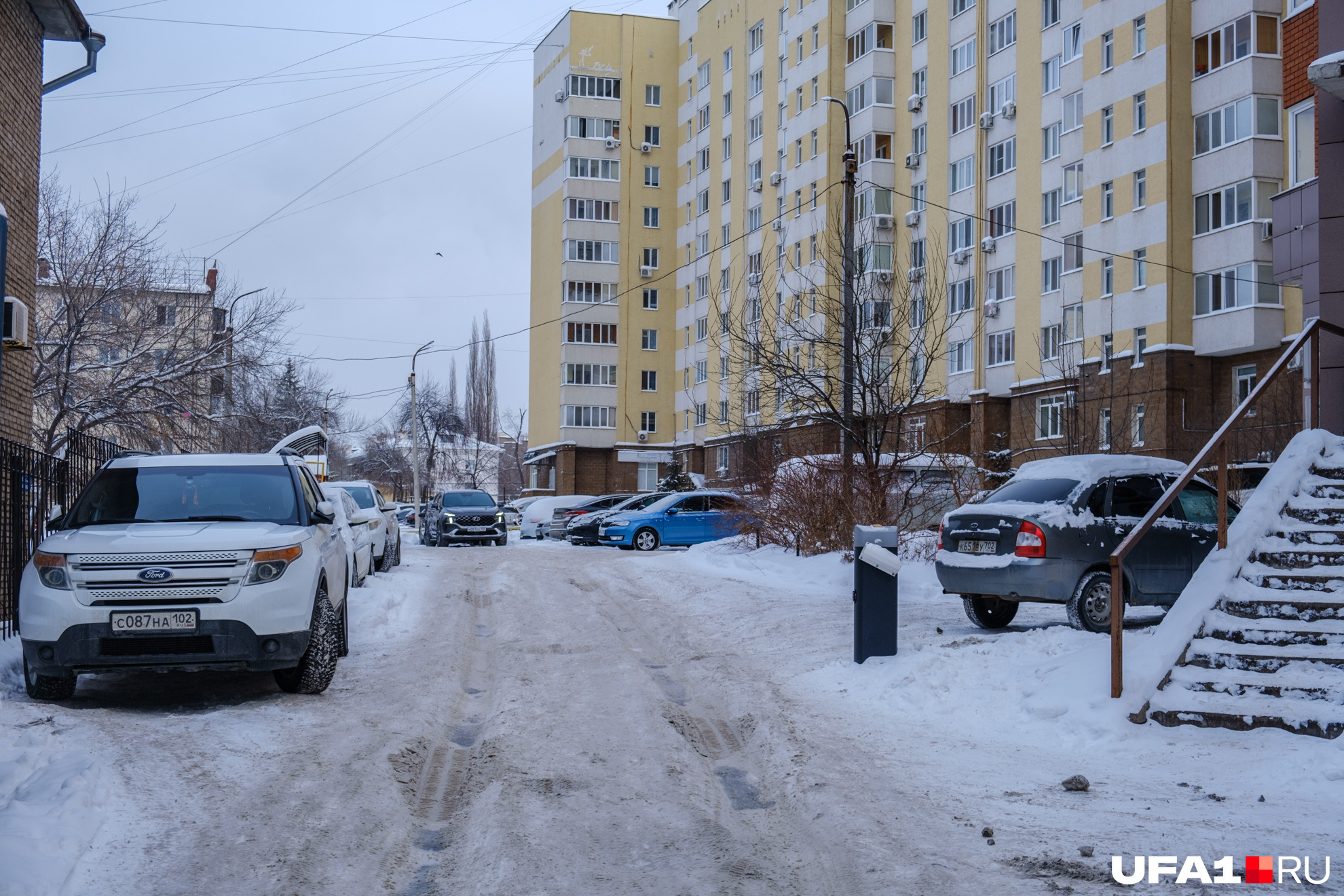 Колея во дворе