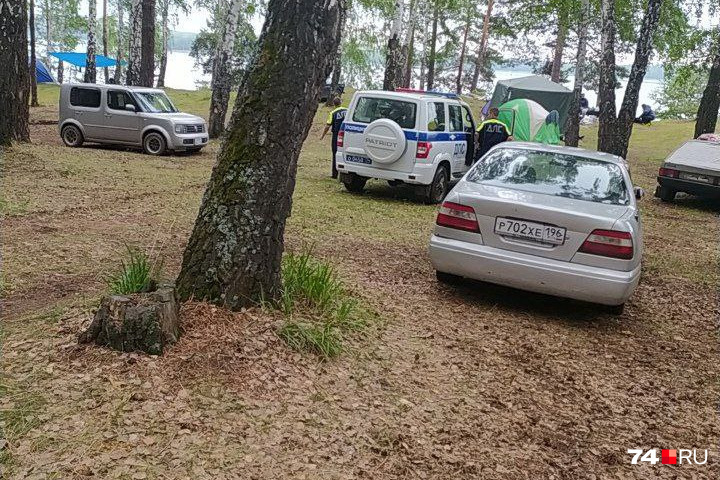 На Урале машина без водителя задавила отдыхающую в палатке