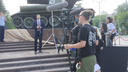 В Перми у танка на Сибирской снимают кино. Актер Алексей Чадов «открыл» памятник