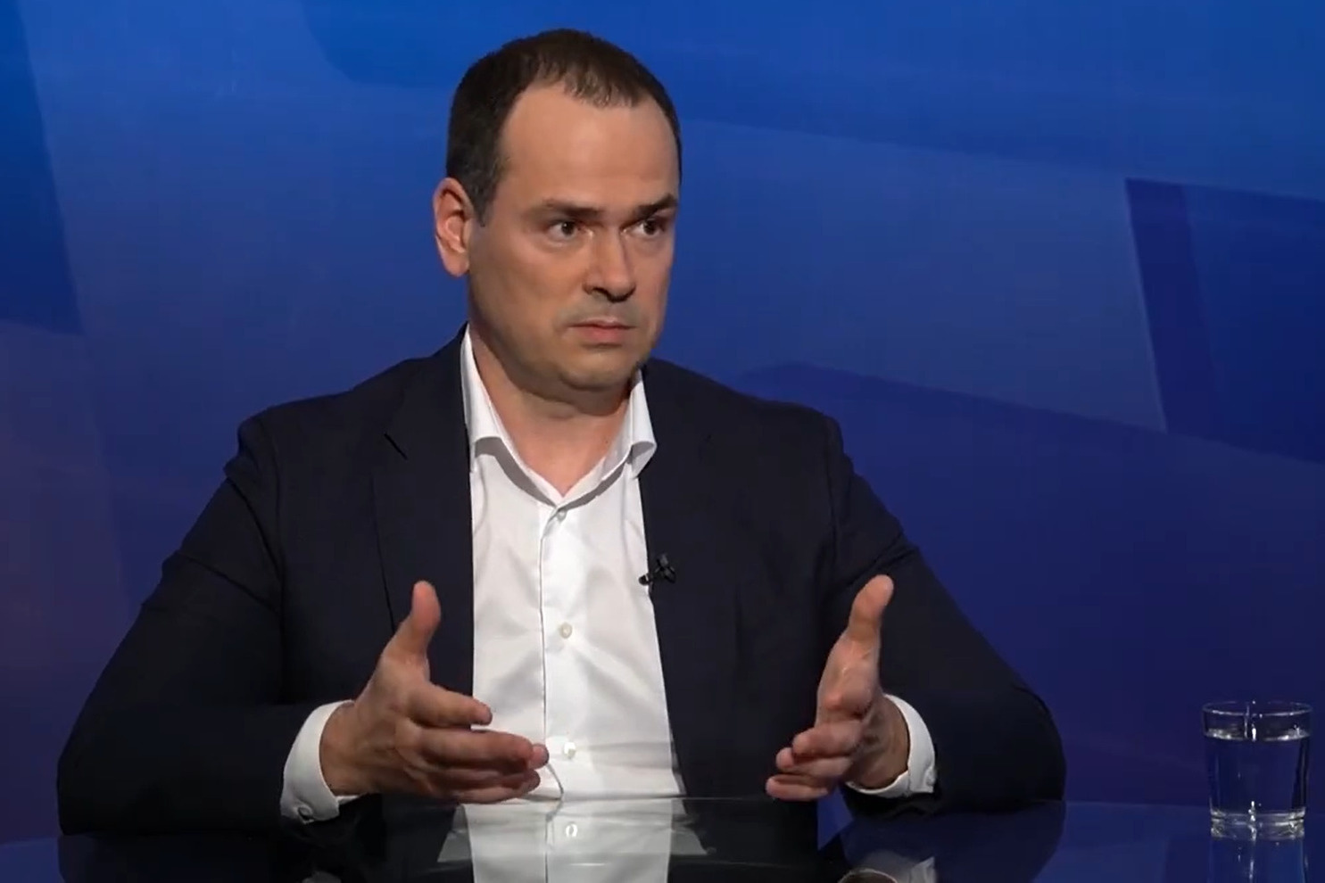 Книга как заработать миллион работать работать. Куча денег. Доход более 5 млн рублей в месяц. Доход 1 млн рублей. Изображение 1 миллиона рублей.