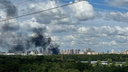 Вырывается черный дым. На севере Москвы вспыхнул пожар: видео