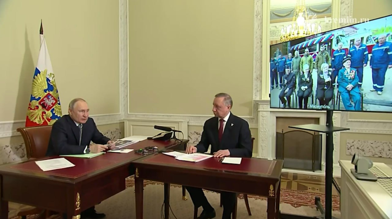 Путин по видеосвязи принял участие в возобновлении трамвайного движения в Мариуполе. Рядом с ним сидел Беглов